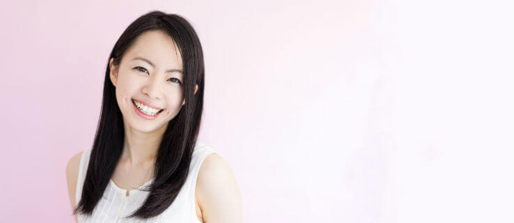 笑顔の女性