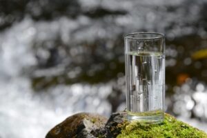 シリカ水は効果ない？危険性と真実を徹底検証｜安全な植物由来シリカとおすすめ商品4選